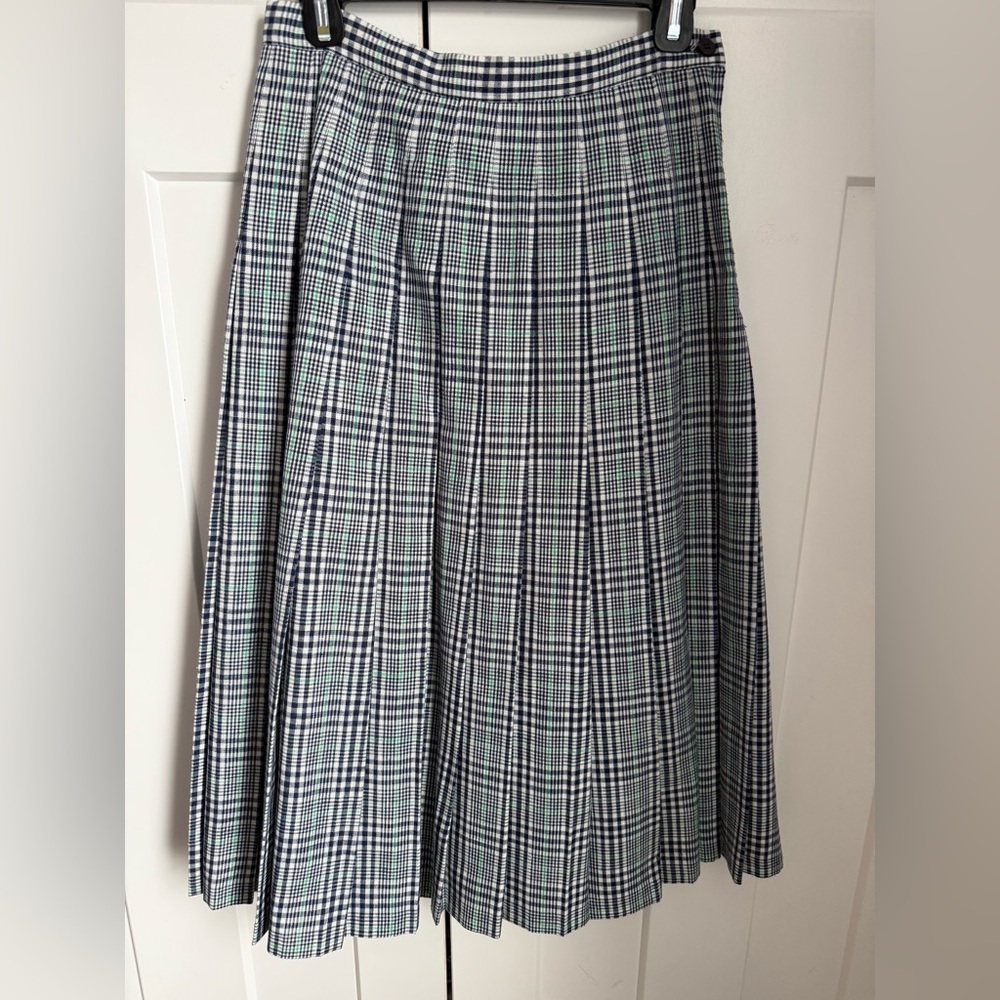 Pendleton A-Line Plaid Skirt - Navy, White, and Green size 6. EUC. No flaws.
